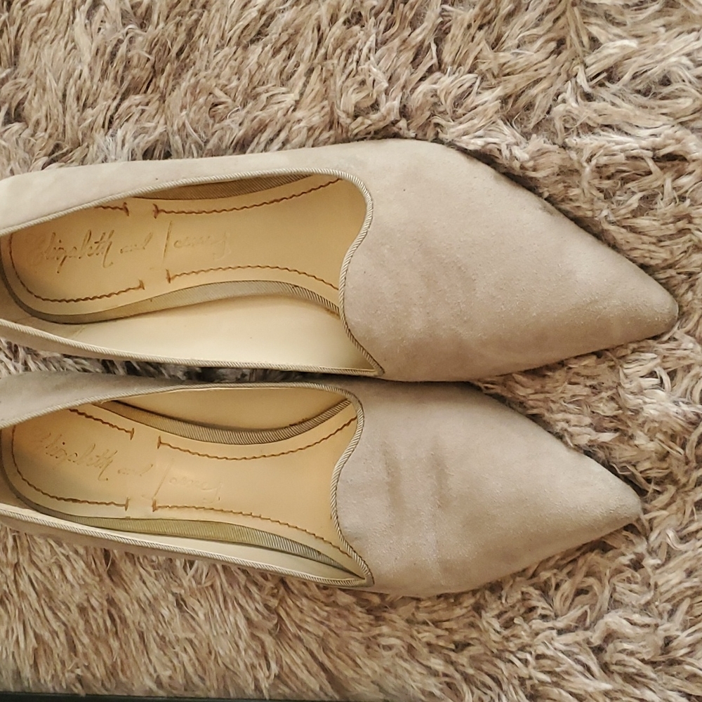 Gray suede pump